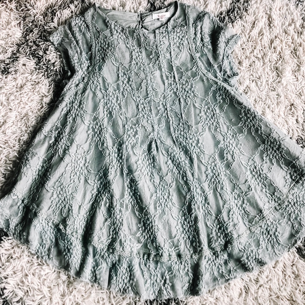 Wishlist small S lace short sleeve top